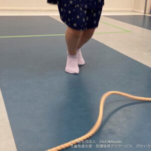 260812縄跳びを使って遊ぼう！
